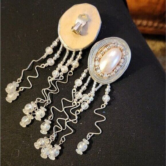 Vintage 70’s Outstanding Rare Silver Tone Pearl Tassel Clip-On Earrings - Unique - Picture 2 of 14